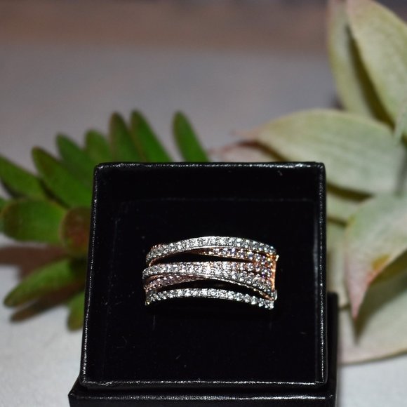 Victora Wieck Two Tone Ring, Size 10 - Picture 2 of 7